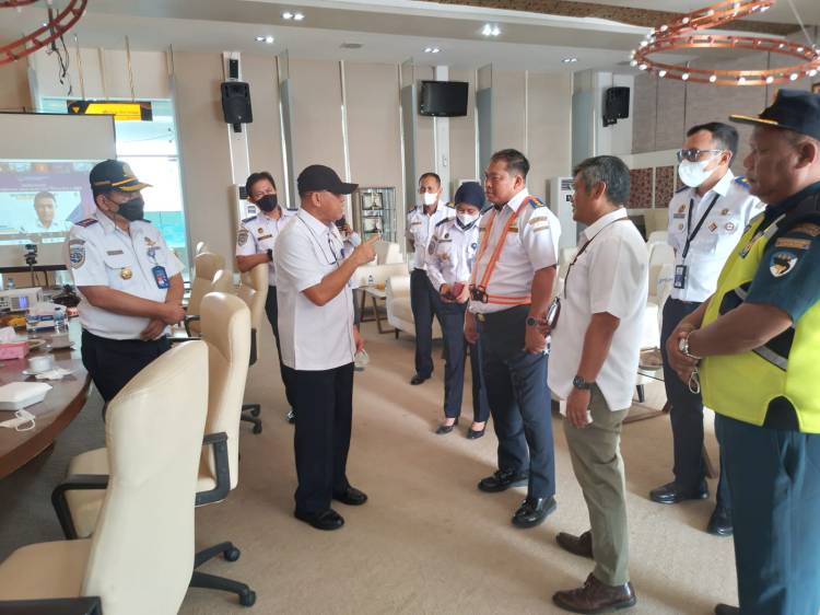 Mudik Nataru 2023 KM Kelud Bawa Penumpang Membeludak