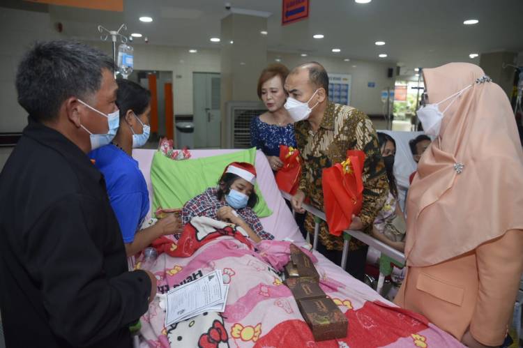 Pasien Peringati Natal Di RS Adam Malik