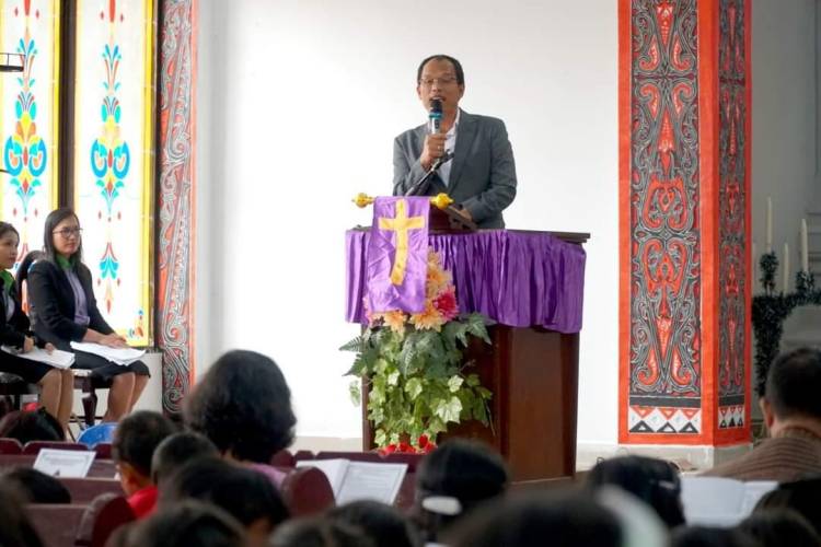 Bupati Humbahas Hadiri Natal Desa Siponjot Lintongnihuta
