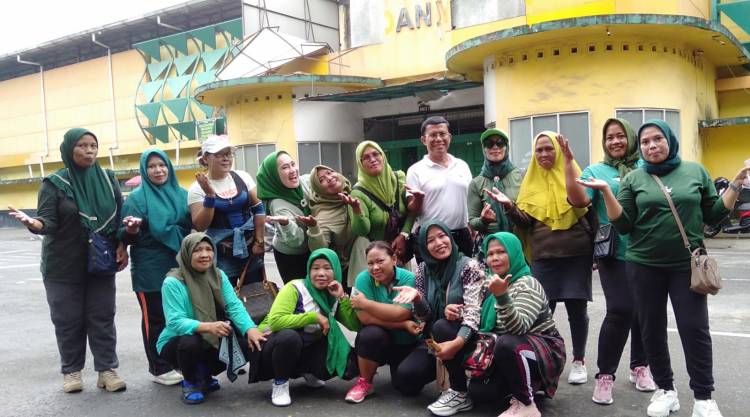 Jaga Kesehatan Caleg PKN Medan Wetimin Panjaitan Ajak Warga Olahraga