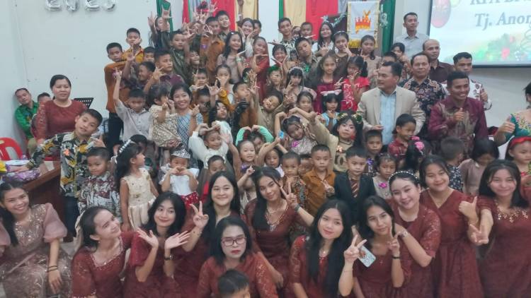 Perayaan Natal Anak Sekolah Minggu BNKP Resort 42 Tanjung Anom Berlangsung Meriah