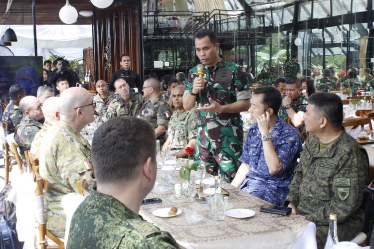 Kapuskersin TNI Pimpin International Gathering Military Attach&eacute; Corps Indonesia