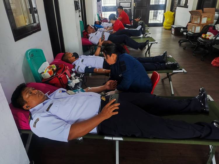 Bakamla RI Zona Tengah Gelar Donor Darah