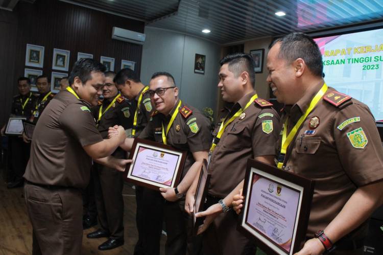 Cabang Kejaksaan Negeri Deli Serdang di Pancur Batu Peroleh Prestasi Bidang Pidsus, Intilijen serta Pembinaan