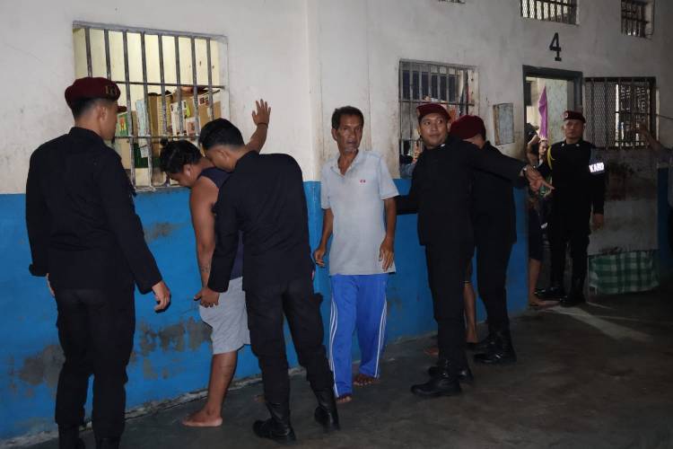 Cegah Gangguan Kamtib Menjelang Nataru, Lapas Pemuda Langkat Razia Blok Hunian