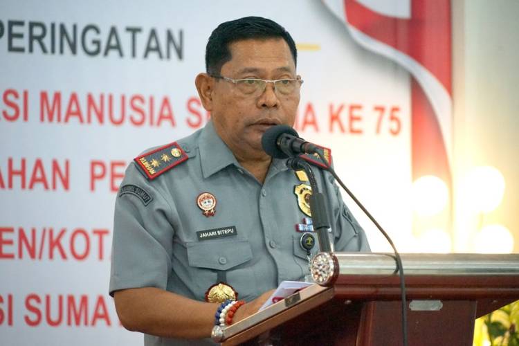Peringatan Hari HAM Sedunia ke-75, Kakanwil Kumham Sumut Serahkan Penghargaan Kabupaten/Kota Peduli HAM Provinsi Sumut