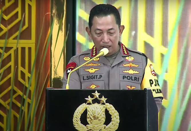Kapolri Mutasi Pati dan Pamen