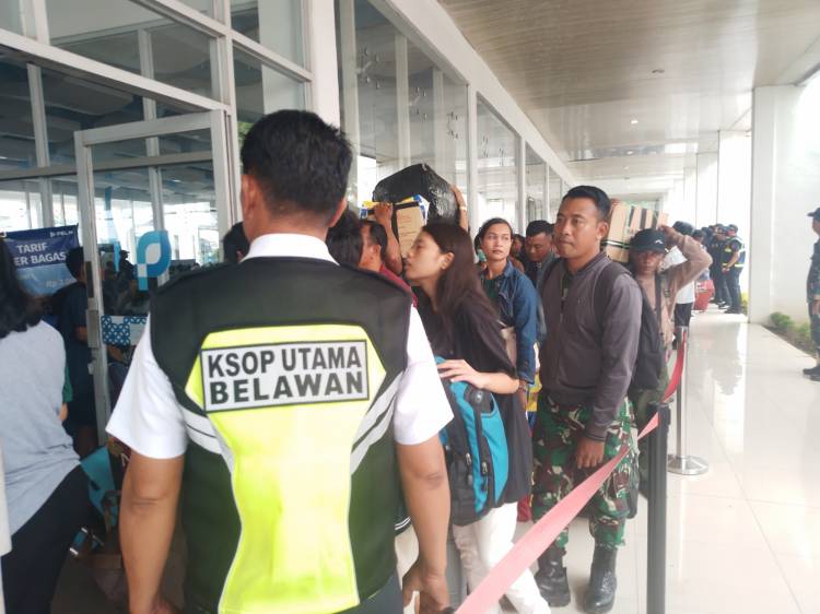 Jelang Nataru, Penumpang KM Kelud Membludak