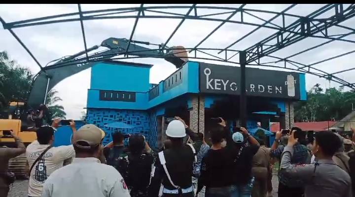 Key Garden Dirubuhkan Tim Gabungan