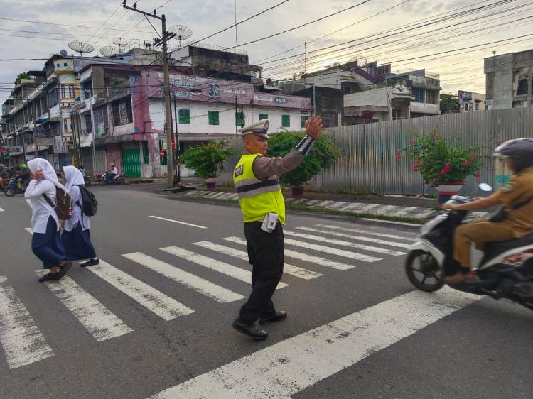 Pos Padat Pagi Polres Siantar, Beri Rasa Aman Anak Sekolah dan Masyarakat