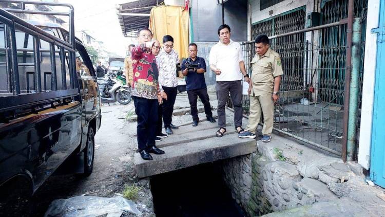 Ketua DPRD Medan Sesalkan Galian Drainase Amburarul