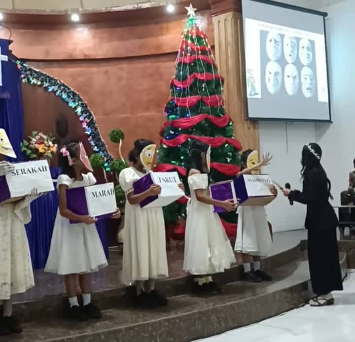 Drama Singkat Kejatuhan Manusia ke Dalam Dosa Meriahkan Natal SD 011 Pakkat
