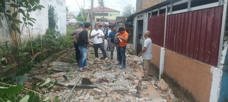 Tembok SPBU di Pancurbatu Roboh, 2 Orang Tewas
