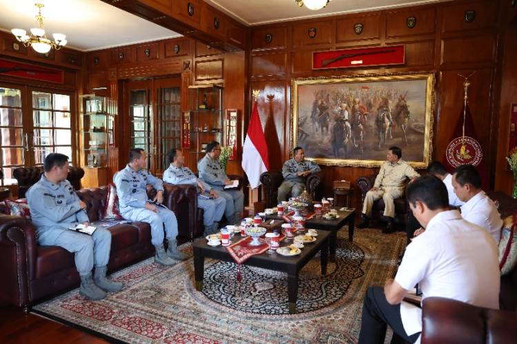 Bakamla RI dan Kementerian Pertahanan Bahas Penguatan Maritim