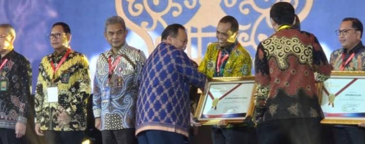 Ketua PN Medan Terima Penghargaan Role Model Pimpinan dari Mahkamah Agung