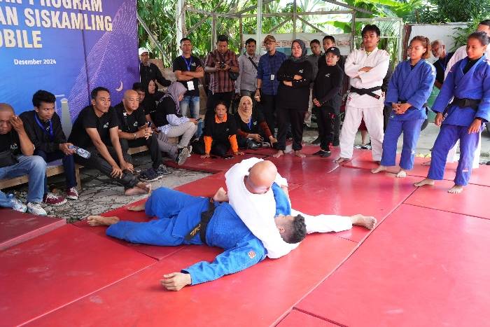 Hari Kedua Pembentukan Program dan Pelatihan Siskamling Mobile, Peserta Diajarkan PBB Hingga Beladiri Judo