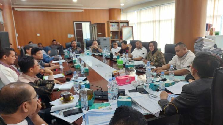 Amangoi... Ada Warga Medan Harus Gunakan Rakit Seberangi Sungai ke Sekolah