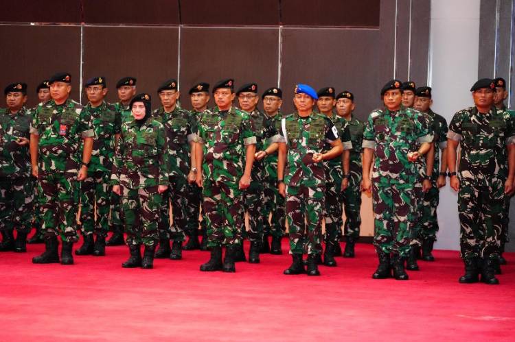 Panglima TNI Terima Laporan Korps Kenaikan Pangkat 16 Perwira Tinggi TNI