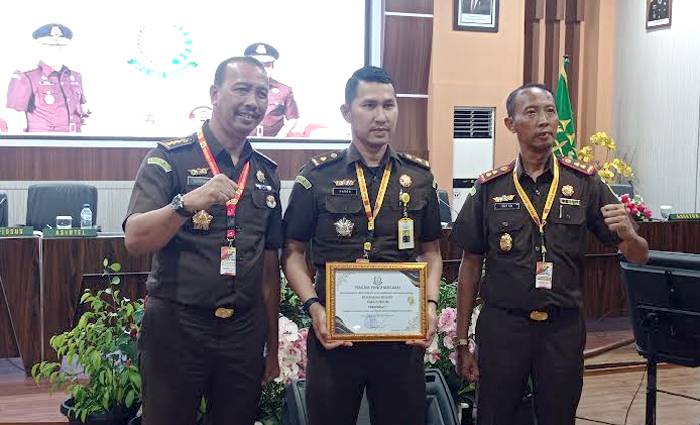 Terbaik I Bidang Datun, Kajari Simalungun Bawa Pulang 3 Penghargaan Dari Rakerda Kejaksaan Tinggi Sumatera Utara