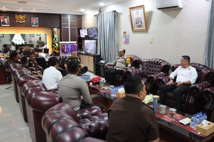 Kapolrestabes Kombes Gidion Berkunjung ke Kejari Medan, Tingkatkan Sinergi dan Soliditas Kedua Lembaga