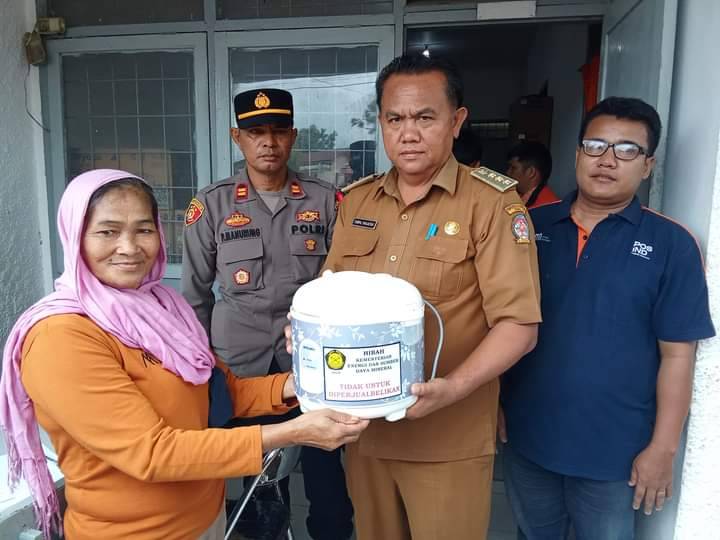 240 Warga Kecamatan Silaen Mendapat Bantuan Magic com dari Menteri ESDM