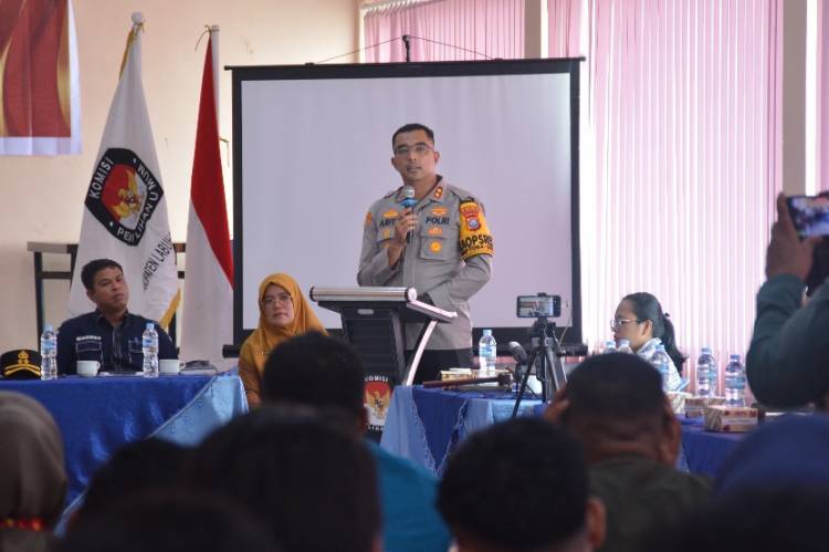 Kapolres Labusel Hadiri Rapat Pleno Rekapitulasi Suara