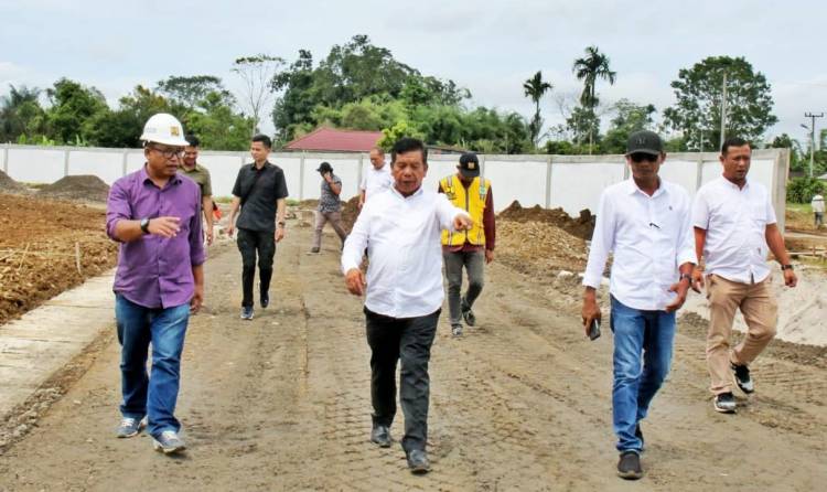 Progres Pembangunan Stadion Mini Pematang Raya, Ditinjau Bupati RHS