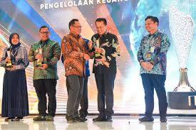 Pejabat Gubernur Sumut Fatoni Terima Penghargaan Realisasi Pendapatan Daerah Tertinggi dari Mendagri