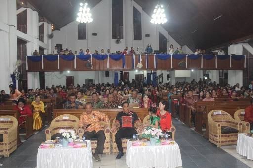 Natal Keluarga Besar Polres Pematangsiantar Penuh Khidmat dan Sukacita