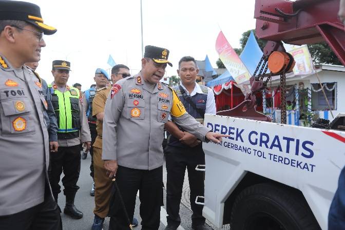 Kapolda Sumut Tinjau Kesiapan Pos Nataru di Simalungun untuk Jamin Kenyamanan Pemudik