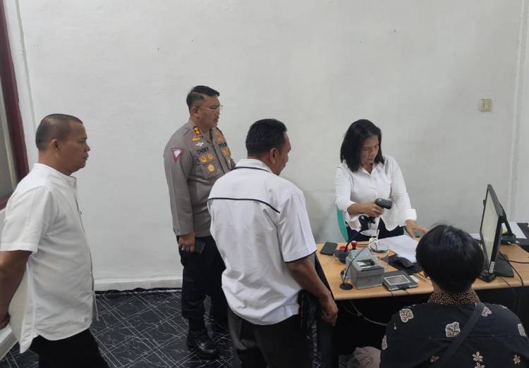 Kapolres Simalungun Sidak Layanan SKCK dan Sidik Jari, Masyarakat Mengaku Puas