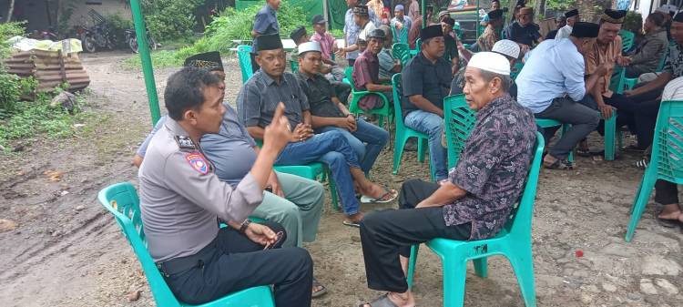 Bhabinkamtibmas Polsek Bosar Maligas Berikan Pesan Kamtibmas Saat Melayat
