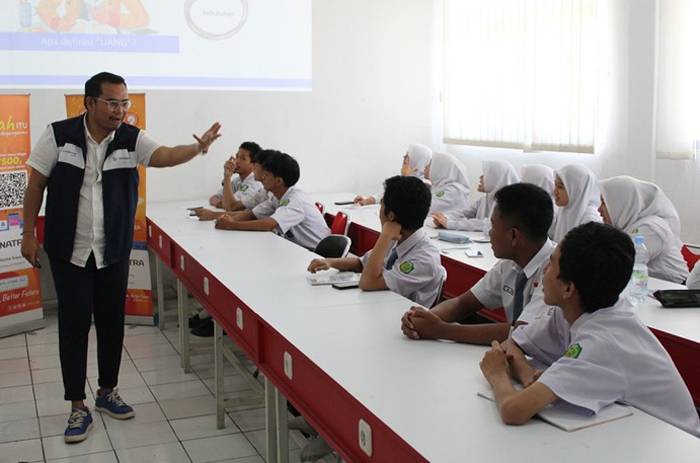 FIFGROUP Libatkan 19.500 Guru dan Siswa dalam Program MENYALA untuk Tingkatkan Literasi Keuangan di Indonesia