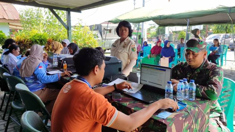 Sambut Hari Juang TNI AD Ke-79, Kodim 1710/Mimika Selenggarakan Bakti Sosial Pembuatan Layanan Dokumen Adminduk