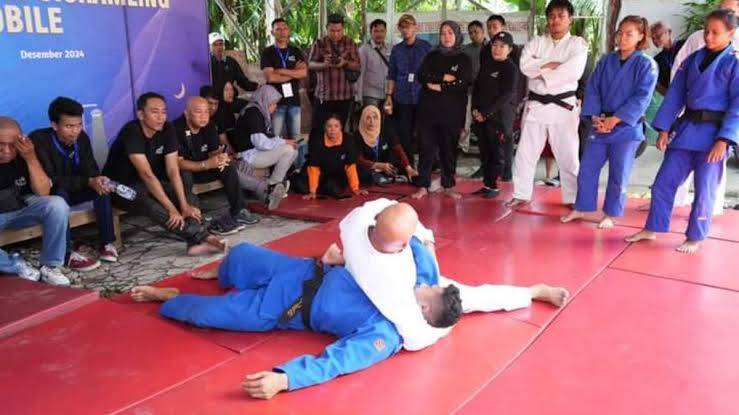 Pembentukan Program dan Pelatihan Siskamling Mobile, Peserta Diajarkan PBB Hingga Beladiri Judo