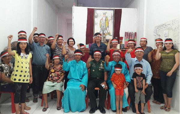 UMAT KONGHUCHU MELAKSANAKAN DOA BERSAMA 171717 