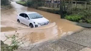 Jika Pemilik mobil listrik Tidak Sempat Mengevakuasi Terkena Banjir, Jangan Panik..Ini Solusinya