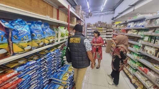 Ditkrimsus Poldasu Telusuri Penjualan Beras Oplos di Swalayan