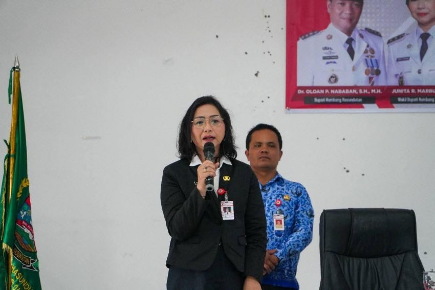 Bupati Humbahas dan Wabup Diisukan Retak, Rebekka Minta Doa