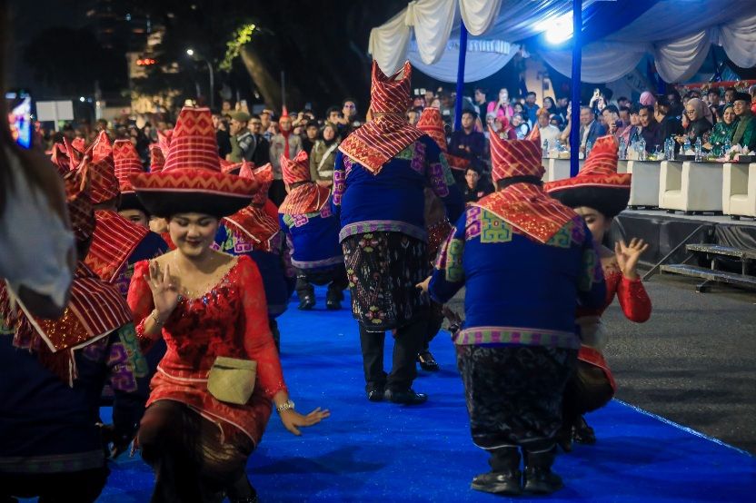 Colorful Medan Night Carnival 2025 Berlangsung Meriah, Rico Waas: Tunjukkan Kota Medan Ke Dunia Melalui Ragam Kebudayaan