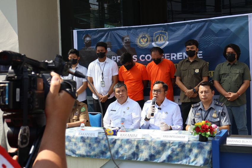 Imigrasi Polonia Deportasi 2 WNA Asal India