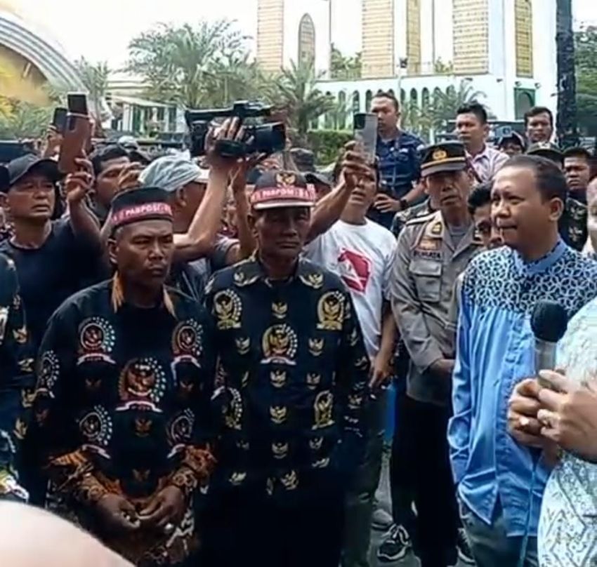 PABPDSI Unjuk Rasa di DPRD Deliserdang
