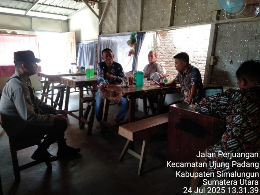 Dengan Secangkir Kopi,  Bangun Kehangatan Polsek Bosar Maligas Bersama Masyarakat