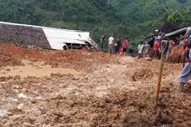 Wali Kota Cimahi Ngatiana Turun ke Lokasi Longsor