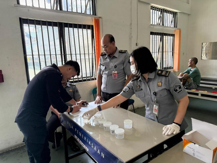 Seluruh Petugas Lapas Kelas IIA Pancur Batu dan WBP Jalani Tes Urine