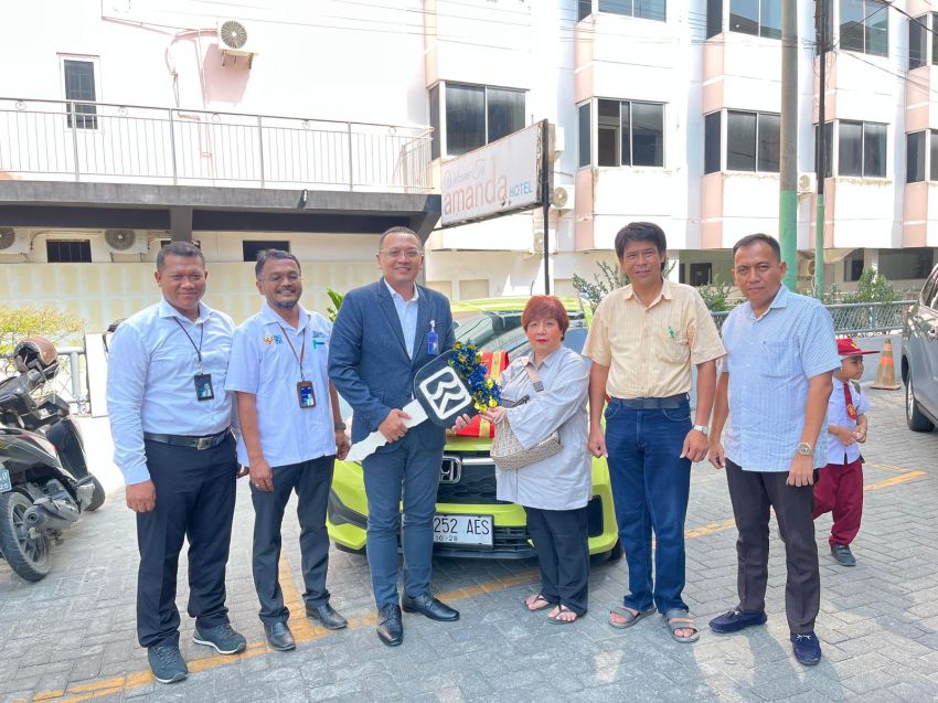 BRI Tebingtinggi Serahkan Hadiah Utama Simpedes 1 Unit Mobil Kepada Pemenang Undian