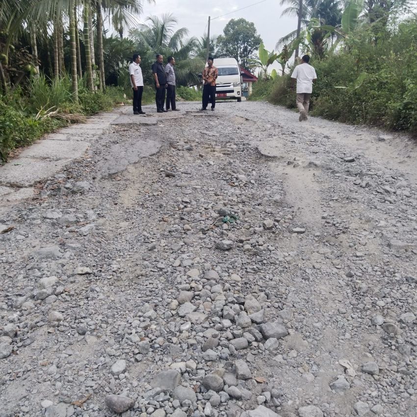 Saat Kampanye, Banyak Janji Janji..,Kondisi Jalan di 4 Desa Biru Biru Rusak Parah Siapa Peduli ..?
