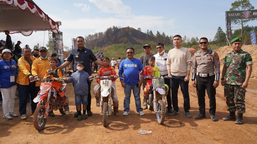 Lomba Motocross Grasstrack Bupati Cup 2025 Digelar