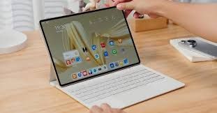 Di tengah dinamika kerja, Coba Anda Gunakan HUAWEI MatePad Pro 12.2 tahun 2025