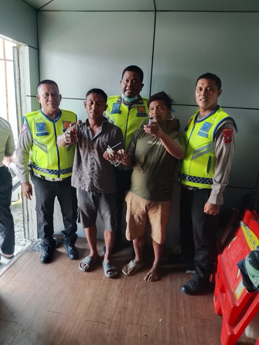 Terjaring Razia , Polisi  Sita Alat Isap Sabu dalam Truk